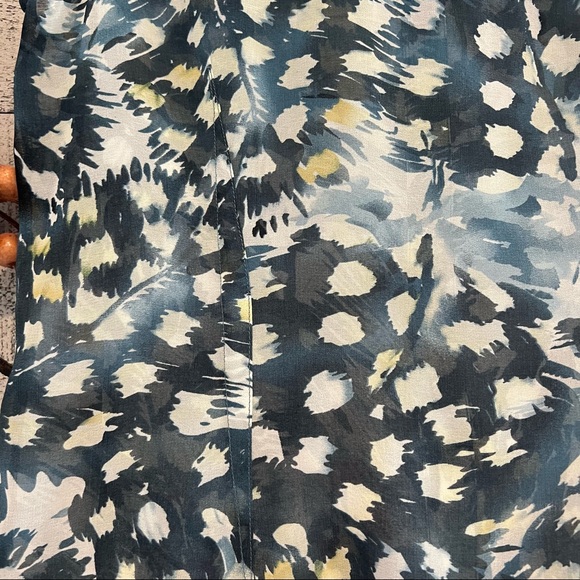 CAbi Avery feather print button down tunic - Picture 9 of 11